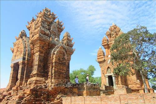 Quần thể tháp Po Klong Garai (phường Đô Vinh, thành phố Phan Rang – Tháp Chàm, tỉnh Ninh Thuận). Ảnh: Nguyễn Thành – TTXVN Quần thể tháp Po Klong Garai (phường Đô Vinh, thành phố Phan Rang – Tháp Chàm, tỉnh Ninh Thuận). Ảnh: Nguyễn Thành – TTXVN