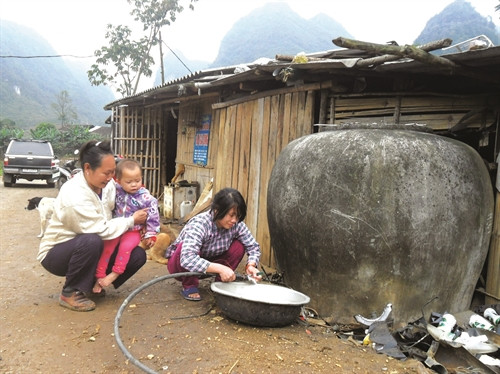 Đồng bào ở xã Thượng Thôn đã cơ bản giải quyết được tình trạng thiếu nước sinh hoạt Đồng bào ở xã Thượng Thôn đã cơ bản giải quyết được tình trạng thiếu nước sinh hoạt