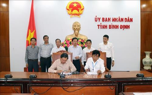 Cảng hàng không Phù Cát ký kết quy chế phối hợp với Sở Y tế Bình Định. Ảnh: Nguyên Linh - TTXVN Cảng hàng không Phù Cát ký kết quy chế phối hợp với Sở Y tế Bình Định. Ảnh: Nguyên Linh - TTXVN