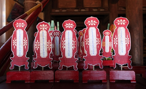 Những bài vị liên quan đến Hải đội Hoàng Sa được thờ tự tại đình làng An Vĩnh Những bài vị liên quan đến Hải đội Hoàng Sa được thờ tự tại đình làng An Vĩnh