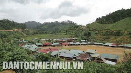 Nhờ sự quan tâm của Đảng và Nhà nước, cuộc sống của đòng bào Cơ - tu ở khu tái định cư xã A Xan đã khá hơn trước rất nhiều.