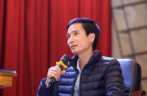Phạm Thế Duyệt, phóng viên thường trú TTXVN tại Thái Bình, chia sẻ tại buổi tọa đàm. Ảnh: Quốc Khánh - TTXVN Phạm Thế Duyệt, phóng viên thường trú TTXVN tại Thái Bình, chia sẻ tại buổi tọa đàm. Ảnh: Quốc Khánh - TTXVN