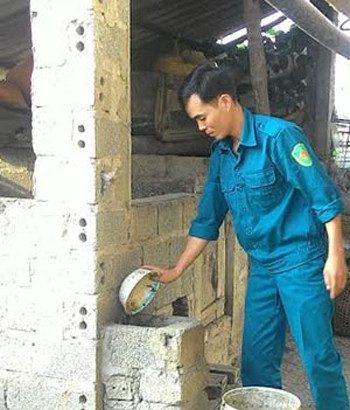 Bản đội trưởng dân quân gương mẫu ảnh 1