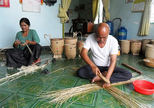 Già làng Ya Hiêng luôn đi đầu trong việc giữ gìn truyền thống dân tộc Chu ru