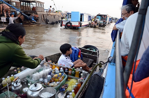 Du khách có thể thưởng thức ly cà phê thơm ngon Du khách có thể thưởng thức ly cà phê thơm ngon