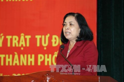 Lãnh đạo phường Bình Trị Đông, huyện Bình Chánh cam kết thực hiện tái lập lại trật tự lòng đường, vỉa hè trên địa bàn. Ảnh: Thanh Vũ-TTXVN Lãnh đạo phường Bình Trị Đông, huyện Bình Chánh cam kết thực hiện tái lập lại trật tự lòng đường, vỉa hè trên địa bàn. Ảnh: Thanh Vũ-TTXVN