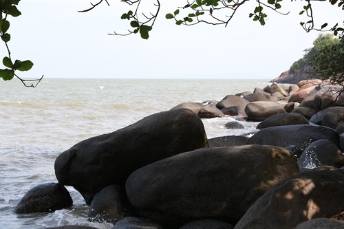 Bãi Chén. Ảnh: Hồng Sơn Nguyên