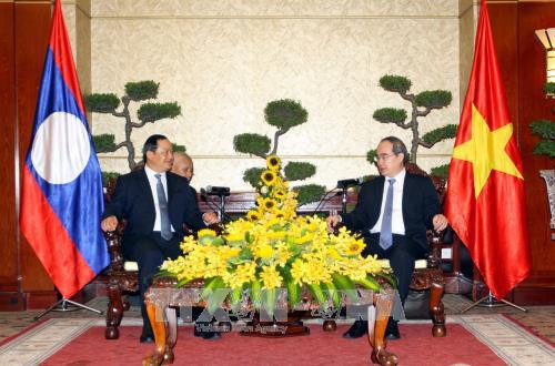 Ông Nguyễn Thiện Nhân, Ủy viên Bộ Chính trị, Bí thư Thành ủy Thành phố Hồ Chí Minh tiếp ông Sonesay Siphandone (Xôn-xay Xi-phăn-đon), Phó Thủ tướng Chính phủ nước Cộng hòa Dân chủ Nhân dân Lào