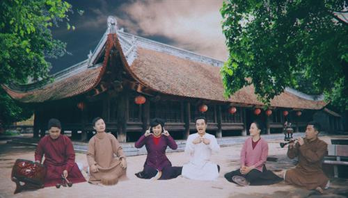 Nhóm Xẩm Hà thành đã khiến những người yêu nhạc truyền thống thích thú khi trình làng MV (music video) xẩm "Tiêu diệt Corona". Ảnh: thanhnien.vn Nhóm Xẩm Hà thành đã khiến những người yêu nhạc truyền thống thích thú khi trình làng MV (music video) xẩm "Tiêu diệt Corona". Ảnh: thanhnien.vn