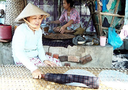 Cách làm bánh tráng Thuận Hưng.
