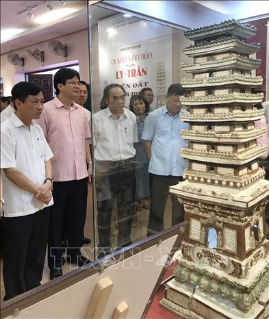 Tháp gốm men chùa Trò của Vĩnh Phúc. Ảnh: Nguyễn Thảo - TTXVN