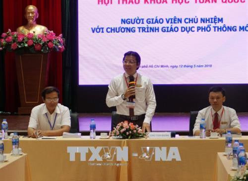 Tiến sĩ Phan Minh Phụng, Phó Hiệu trưởng Trường Cán bộ quản lý giáo dục Thành phố hồ Chí Minh phát biểu tại hội thảo. Ảnh: Thu Hoài – TTXVN Tiến sĩ Phan Minh Phụng, Phó Hiệu trưởng Trường Cán bộ quản lý giáo dục Thành phố hồ Chí Minh phát biểu tại hội thảo. Ảnh: Thu Hoài – TTXVN
