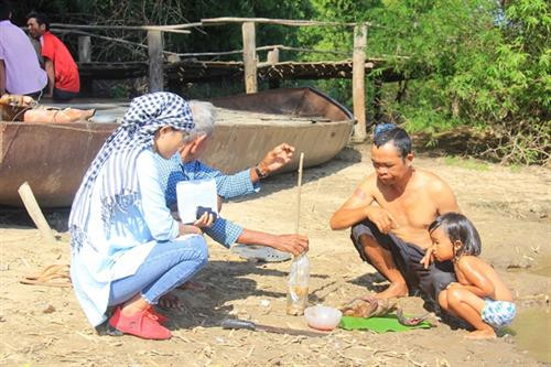 Sau đó là nghi thức làm lễ Sau đó là nghi thức làm lễ