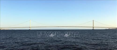 Cầu có chiều dài 3911m với ba nhịp, nhịp chính dài 1991 mét, hai nhịp biên dài 960 mét. Cầu có chiều dài 3911m với ba nhịp, nhịp chính dài 1991 mét, hai nhịp biên dài 960 mét.