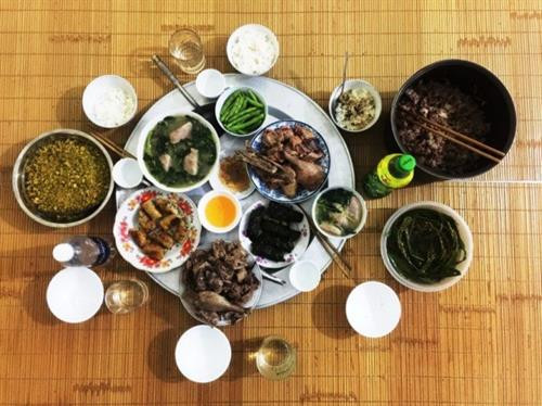 Mâm cỗ mừng lúa mới của người Tày, Nùng huyện Trùng Khánh (Cao Bằng) Mâm cỗ mừng lúa mới của người Tày, Nùng huyện Trùng Khánh (Cao Bằng)