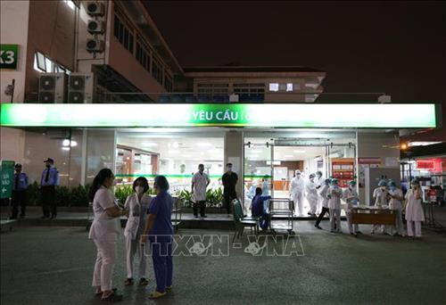 Phong tỏa toàn bộ Bệnh viện Bạch Mai để kiểm soát dịch COVID-19. Ảnh: Dương Giang - TTXVN Phong tỏa toàn bộ Bệnh viện Bạch Mai để kiểm soát dịch COVID-19. Ảnh: Dương Giang - TTXVN