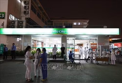Phong tỏa toàn bộ Bệnh viện Bạch Mai để kiểm soát dịch COVID-19. Ảnh: Dương Giang - TTXVN