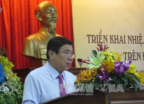 Chủ tịch UBND Thành phố Hồ Chí Minh Nguyễn Thành Phong phát biểu tại hội nghị. Ảnh: Hoàng Hải – TTXVN