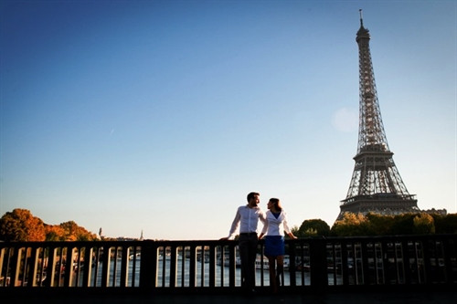 Ở Paris, còn thở là còn yêu Ở Paris, còn thở là còn yêu