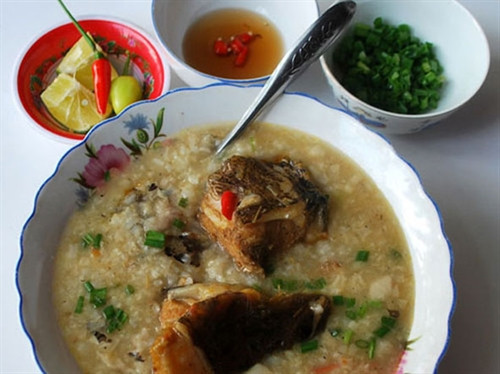 Cháo "thuồng luồng" biển. Cháo "thuồng luồng" biển.