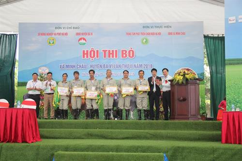 Ngành chăn nuôi Hà Nội tiếp tục chuyển dịch đúng hướng từ nhỏ lẻ, phân tán sang phát triển chăn nuôi tập trung và trang trại. Hà Nội sẽ tiếp tục đầu tư để nâng cao chất lượng kiểm soát giết mổ gia cầm, gia súc trên địa bàn Thủ đô. Là địa phương có điều kiện thổ nhưỡng thuận lợi để phát triển ngành chăn nuôi gia súc lớn, trong đó có bò sữa, những năm qua, tổng đàn bò sữa của huyện Ba Vì (Hà Nội) liên tục tăng, từ đó, giúp nhiều hộ thoát nghèo và vươn lên khá giàu trên chính mảnh đất quê hương. Hội thi bò xã Minh Châu, huyện Ba Vì (Hà Nội) góp phần quảng bá, giới thiệu thành quả ngành chăn nuôi bò của Thủ đô trong những năm vừa qua.