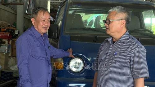 Ông Phạm Văn Tâm, (bên trái, dân tộc Thái), bản Na Mèo, xã Na Mèo, huyện vùng biên Quan Sơn trao đổi kinh nghiệm phát triển kinh tế. Ảnh: Nguyễn Nam - TTXVN Ông Phạm Văn Tâm, (bên trái, dân tộc Thái), bản Na Mèo, xã Na Mèo, huyện vùng biên Quan Sơn trao đổi kinh nghiệm phát triển kinh tế. Ảnh: Nguyễn Nam - TTXVN