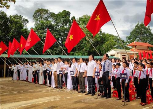 Lễ khai giảng năm học mới 2019-2020 tại Trường Trung học cơ sở và Trung học phổ thông Trung Hóa, huyện Minh Hóa. Ảnh : Văn Tý-TTXVN Lễ khai giảng năm học mới 2019-2020 tại Trường Trung học cơ sở và Trung học phổ thông Trung Hóa, huyện Minh Hóa. Ảnh : Văn Tý-TTXVN