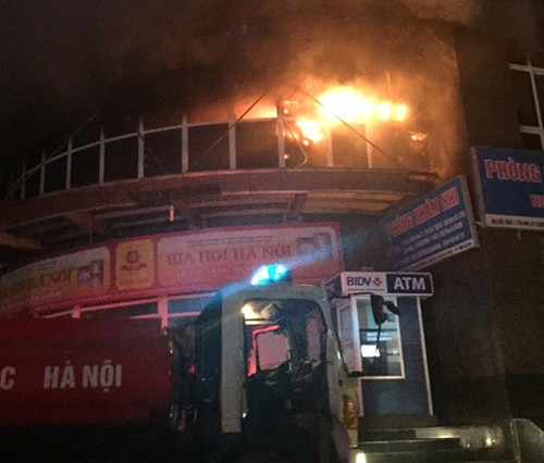 Cháy lớn ở chung cư Vimeco Trung Hòa, Cầu Giấy ảnh 1