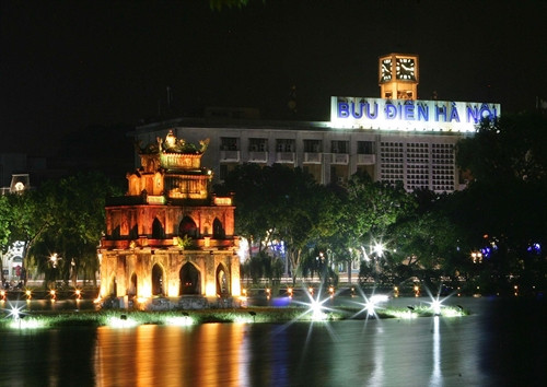 Hồ Hoàn Kiếm - Hà Nội về đêm. Ảnh minh họa- TTXVN Hồ Hoàn Kiếm - Hà Nội về đêm. Ảnh minh họa- TTXVN