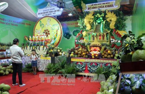 Các gian hàng sản phẩm nông nghiệp trưng bày tại hội chợ. Ảnh: Trung Hiếu-TTXVN Các gian hàng sản phẩm nông nghiệp trưng bày tại hội chợ. Ảnh: Trung Hiếu-TTXVN