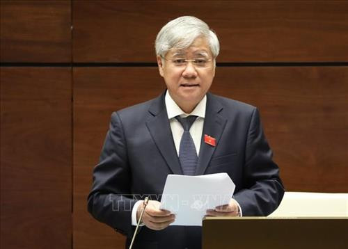 Thừa ủy quyền của Thủ tướng, Bộ trưởng, Chủ nhiệm Ủy ban Dân tộc Đỗ Văn Chiến phát biểu giải trình, làm rõ một số vấn đề đại biểu Quốc hội nêu. Ảnh: Văn Điệp – TTXVN Thừa ủy quyền của Thủ tướng, Bộ trưởng, Chủ nhiệm Ủy ban Dân tộc Đỗ Văn Chiến phát biểu giải trình, làm rõ một số vấn đề đại biểu Quốc hội nêu. Ảnh: Văn Điệp – TTXVN