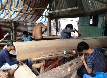 Nghề mộc ở Chợ Mới tạo việc làm cho nhiều người dân có thu nhập ổn định.