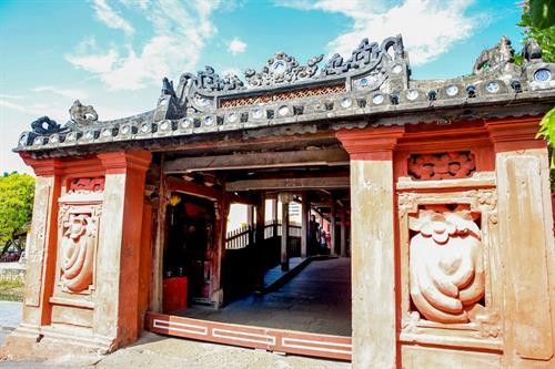 Cửa vào ngôi chùa Cầu tại Hội An. Cửa vào ngôi chùa Cầu tại Hội An.