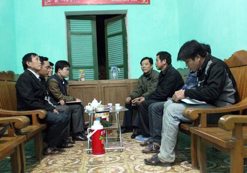 Thắm tình kết nghĩa hai bản vùng biên ảnh 2