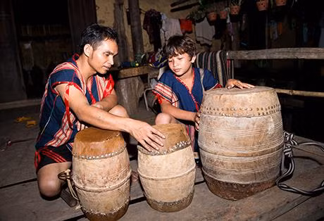 Trống của người Gia Rai ở làng Chốt có 2 loại, một loại to và một loại nhỏ. Ảnh: ĐT