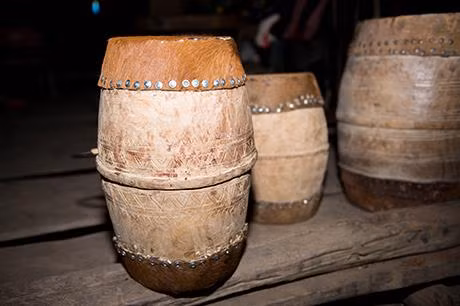 Thân trống làm từ thân cây bò ma được đục rỗng ruột. Ảnh: ĐT