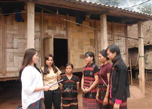 Một buổi truyền thông lưu động tại xã A Ngo. Ảnh: Thanh Thủy-TTXVN Một buổi truyền thông lưu động tại xã A Ngo. Ảnh: Thanh Thủy-TTXVN