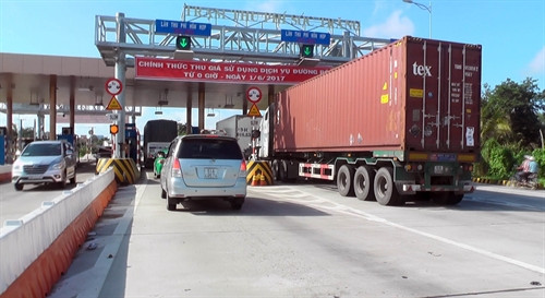 Trạm Thu phí đi vào hoạt động. Ảnh: Trung Hiếu-TTXVN Trạm Thu phí đi vào hoạt động. Ảnh: Trung Hiếu-TTXVN