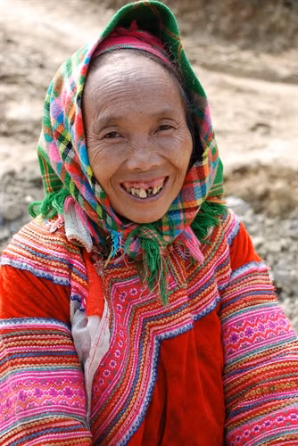 Hồn nhiên cười (ảnh chụp ở dốc Kao Sơn, Lào Cai). Hồn nhiên cười (ảnh chụp ở dốc Kao Sơn, Lào Cai).
