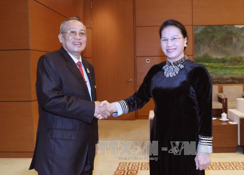 Chiều 9/8/2017, tại Nhà Quốc hội, Chủ tịch Quốc hội Nguyễn Thị Kim Ngân tiếp Phó Chủ tịch thứ Nhất Thượng viện Vương quốc Campuchia Nay Pena đang ở thăm và làm việc tại Việt nam. Ảnh: Trọng Đức - TTXVN Chiều 9/8/2017, tại Nhà Quốc hội, Chủ tịch Quốc hội Nguyễn Thị Kim Ngân tiếp Phó Chủ tịch thứ Nhất Thượng viện Vương quốc Campuchia Nay Pena đang ở thăm và làm việc tại Việt nam. Ảnh: Trọng Đức - TTXVN