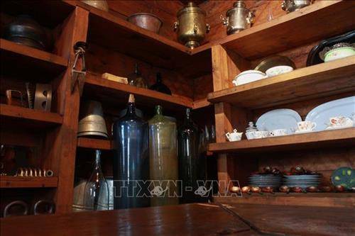 Cửa hàng tạp hóa trong làng Shushenkoye được bảo tồn đến ngày nay. Ảnh: Trần Hiếu - Pv TTXVN tại LB Nga Bên trong tòa án nhân dân ở làng Shushenskoye. Ảnh: Trần Hiếu - Pv TTXVN tại LB Nga Bên trong phòng làm việc của Lenin. Ảnh: Trần Hiếu - Pv TTXVN tại LB Nga Cửa hàng tạp hóa trong làng Shushenkoye được bảo tồn đến ngày nay. Ảnh: Trần Hiếu - Pv TTXVN tại LB Nga Bên trong tòa án nhân dân ở làng Shushenskoye. Ảnh: Trần Hiếu - Pv TTXVN tại LB Nga Bên trong phòng làm việc của Lenin. Ảnh: Trần Hiếu - Pv TTXVN tại LB Nga