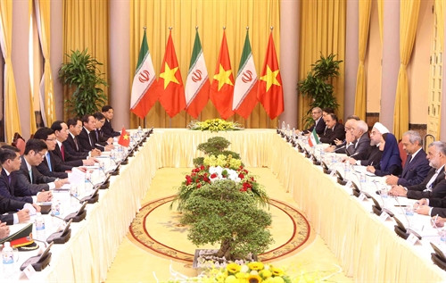 Chủ tịch nước Trần Đại Quang hội đàm với Tổng thống Cộng hòa Hồi giáo Iran Hassan Rouhani. Ảnh: Nhan Sáng – TTXVN Chủ tịch nước Trần Đại Quang hội đàm với Tổng thống Cộng hòa Hồi giáo Iran Hassan Rouhani. Ảnh: Nhan Sáng – TTXVN