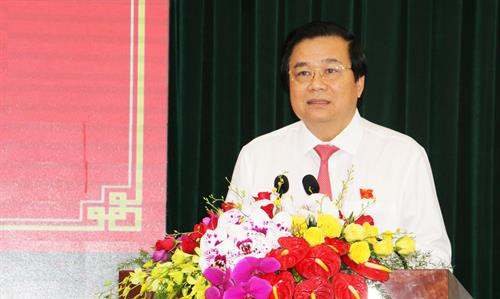 Bí thư Tỉnh ủy, Chủ tịch HĐND tỉnh Long An Phạm Văn Rạnh yêu cầu các đại biểu tập trung phân tích, làm rõ những tồn tại, hạn chế trong lãnh đạo, thực hiện nhiệm vụ phát triển kinh tế - xã hội, quốc phòng, an ninh thời gian qua. Nguồn: Báo Long An online