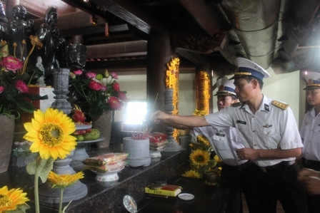 Linh thiêng những ngôi chùa giữa Biển Đông ảnh 5