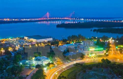 Một góc thành phố Cần Thơ về đêm. Ảnh: Duy Khương - TTXVN Một góc thành phố Cần Thơ về đêm. Ảnh: Duy Khương - TTXVN