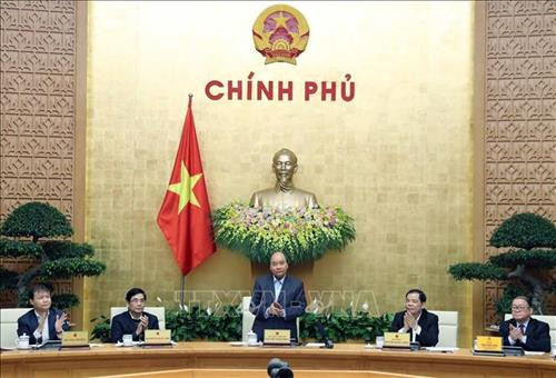 Thủ tướng Nguyễn Xuân Phúc chủ trì hội nghị. Ảnh: Thống Nhất – TTXVN Thủ tướng Nguyễn Xuân Phúc chủ trì hội nghị. Ảnh: Thống Nhất – TTXVN