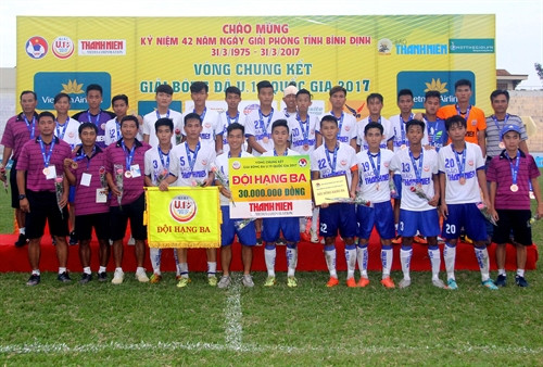 Đội U19 Huế đạt giải 3. Ảnh: Nguyên Linh-TTXVN Đội U19 Huế đạt giải 3. Ảnh: Nguyên Linh-TTXVN