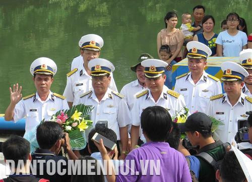 Bộ Tư lệnh Hải quân Vùng 2 tiễn đoàn công tác lên đường làm nhiệm vụ Bộ Tư lệnh Hải quân Vùng 2 tiễn đoàn công tác lên đường làm nhiệm vụ