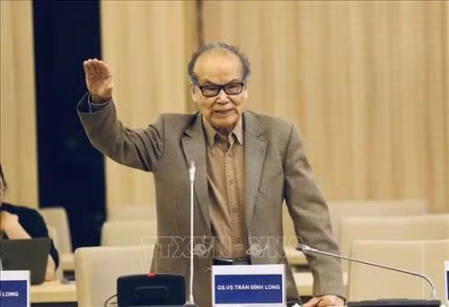 GS.VS Trần Đình Long cho ý kiến về Đề án. Ảnh: Huy Hùng - TTXVN GS.VS Trần Đình Long cho ý kiến về Đề án. Ảnh: Huy Hùng - TTXVN