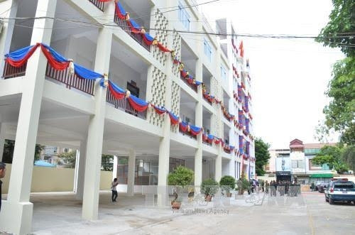 Tòa nhà Hữu nghị Việt Nam-Campuchia tại Trụ sở Bộ Tổng tư lệnh Quân đội Hoàng gia Campuchia, công trình nằm trong khuôn khổ hợp tác giữa quân đội hai nước. Ảnh: TTXVN Tòa nhà Hữu nghị Việt Nam-Campuchia tại Trụ sở Bộ Tổng tư lệnh Quân đội Hoàng gia Campuchia, công trình nằm trong khuôn khổ hợp tác giữa quân đội hai nước. Ảnh: TTXVN